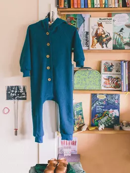 Выкройка: Комбинезон с капюшоном для девочки