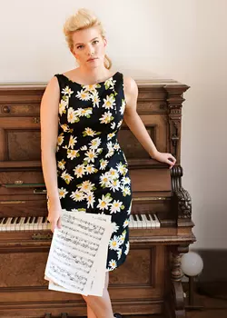 Выкройка: Платье-футляр без рукавов