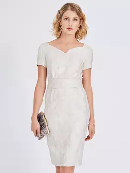 Выкройка: Платье-футляр с вырезом «сердечко»