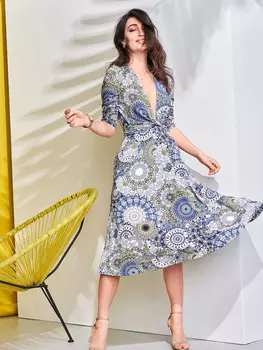 Выкройка: Платье с экстра-глубоким вырезом