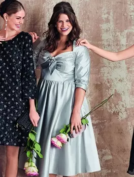 Выкройка: Платье с цельнокроеными рукавами