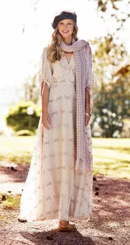 Выкройка: Платье с глубоким V-образным вырезом горловины