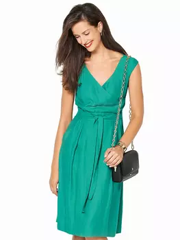 Выкройка: Платье с глубоким V-вырезом