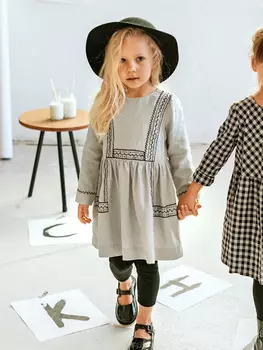 Выкройка: Платье с контрастной вышивкой