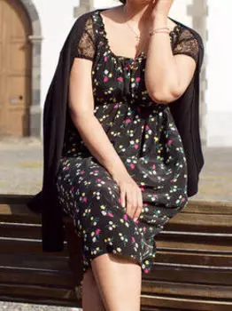 Выкройка: Платье с кружевными рукавчиками