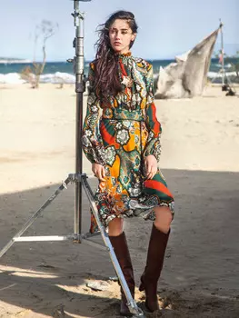 Выкройка: Платье с оригинальным воротником-стойкой