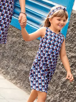 Выкройка: Платье с расклешенной юбкой