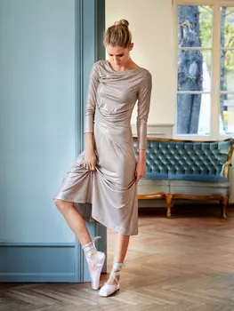 Выкройка: Платье с расклешенной юбкой