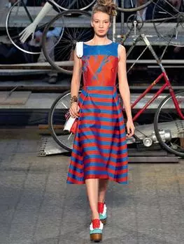 Выкройка: Платье с расклешенной юбкой из коллекции Антонио Марраса