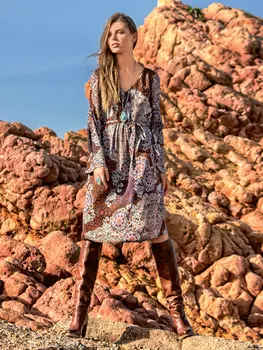 Выкройка: Платье с рукавами-раструбами