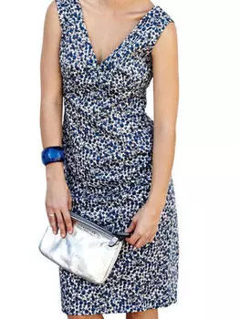 Выкройка: Платье с V-образным вырезом горловины