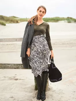 Выкройка: Платье с V-вырезом