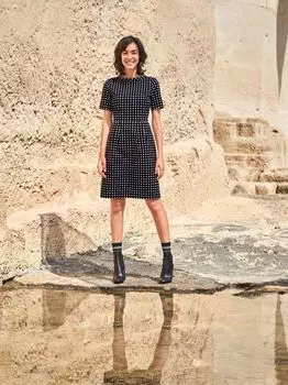 Выкройка: Платье с вырезом-лодочкой