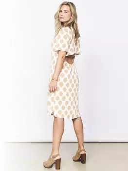 Выкройка: Платье с вырезом на спинке