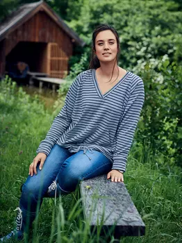 Выкройка: Пуловер с карманом-кенгуру