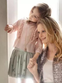 Выкройка: Пуловер с оборками для девочки