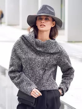 Выкройка: Пуловер с широким цельнокроеным воротником