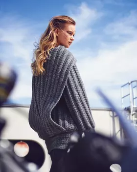 Выкройка: Пуловер с воротником-шарфом