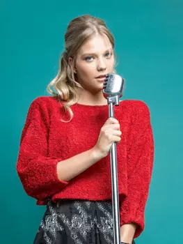 Выкройка: Пуловер с вырезом горловины лодочкой