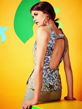 Выкройка: Топ с декольте на спинке