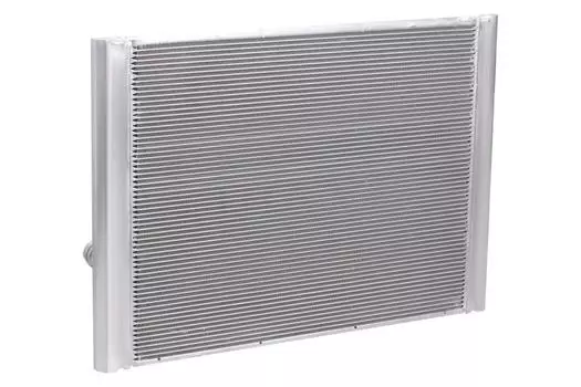 Радиатор охлаждения для автомобилей BMW 5 (E60/E61) (03-) G AT LUZAR