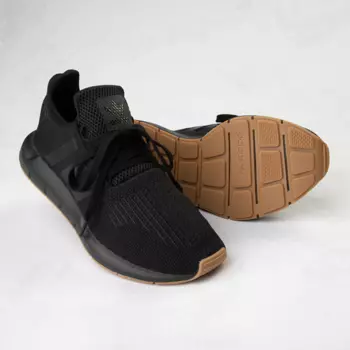 adidas Мужские кроссовки Swift Run , черный