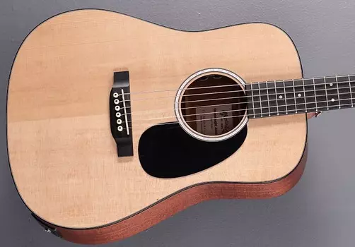 Акустическая гитара DJr-10E – Sitka Spruce
