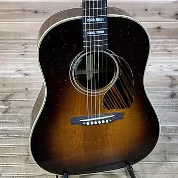 Акустическая гитара Gibson Custom 1942 Banner Southern Jumbo Murphy Lab Light Aged Acoustic Guitar - Vintage Sunburst