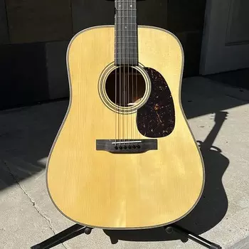 Акустическая гитара Martin Custom Shop Dreadnought 14 Fret Sinker Mahogany Back and Sides Adirondack Spruce Top Acoustic Guitar