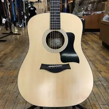 Акустическая гитара Taylor 110e Sitka Spruce/Walnut Dreadnought Acoustic-Electric w/Padded Gig Bag