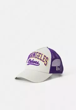Бейсболка NBA EFRAME TRUCKER UNISEX New Era, цвет Stone/Lilac
