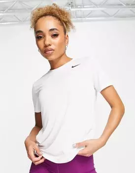Белая футболка Nike Dri-FIT