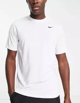 Белая футболка Nike Dri-Fit