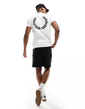 Белая футболка с графичным принтом Fred Perry