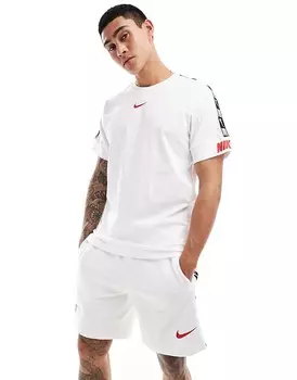 Белая футболка с повтором Nike