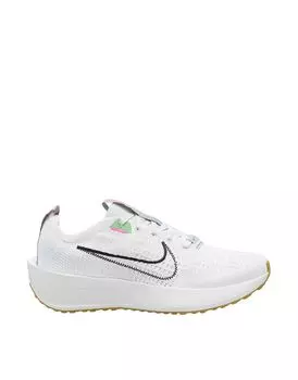 Бело-черные кроссовки Nike Interact Run