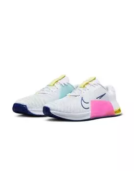 Бело-яркие кроссовки Nike Metcon 9