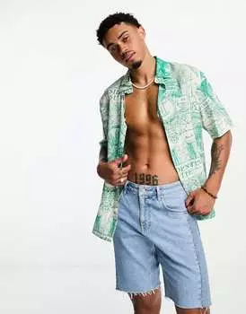 Бело-зеленая рубашка с принтом Bershka
