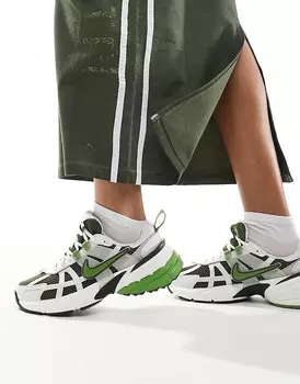 Бело-зеленые кроссовки Nike– V2K–