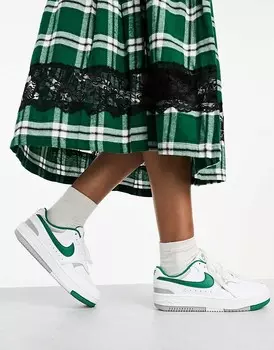 Белые и малахитовые кроссовки Nike Gamma Force
