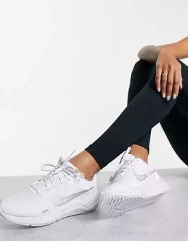 Белые кроссовки Nike Downshifter 12