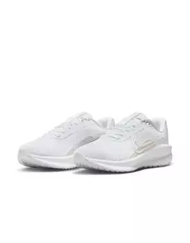 Белые кроссовки Nike Downshifter 13