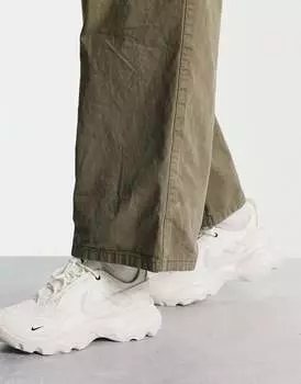 Белые кроссовки Nike TC7900 - БЕЛЫЕ