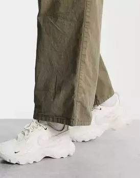 Белые кроссовки Nike TC7900 Sail