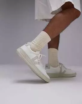 Белые кроссовки VEJA Urca CWL