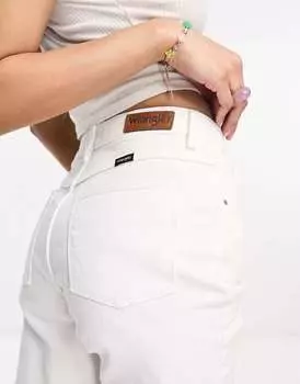 Белые укороченные прямые джинсы Wrangler