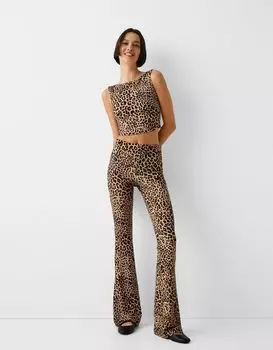 Bershka – расклешенные брюки с леопардовым принтом