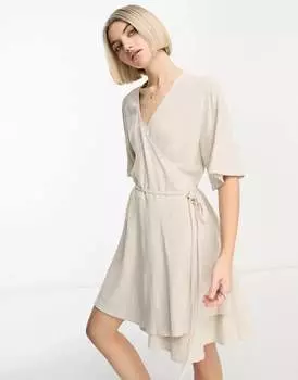 Бежевое платье мини с запахом из смесового льна Weekday Kimberly