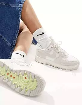 Бежевые кроссовки унисекс Nike Air Force 1 Wild
