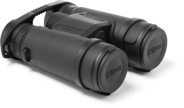 Бинокль Монарх М5 8х42 Nikon, черный